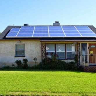 __opt__aboutcom__coeus__resources__content_migration__mnn__images__2018__05__CaliforniaHomeWithARoofOfSolarPanels-a1af41f5105a49e390f40c098d50cfd5