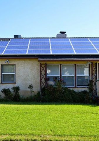 __opt__aboutcom__coeus__resources__content_migration__mnn__images__2018__05__CaliforniaHomeWithARoofOfSolarPanels-a1af41f5105a49e390f40c098d50cfd5