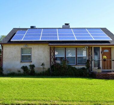 __opt__aboutcom__coeus__resources__content_migration__mnn__images__2018__05__CaliforniaHomeWithARoofOfSolarPanels-a1af41f5105a49e390f40c098d50cfd5